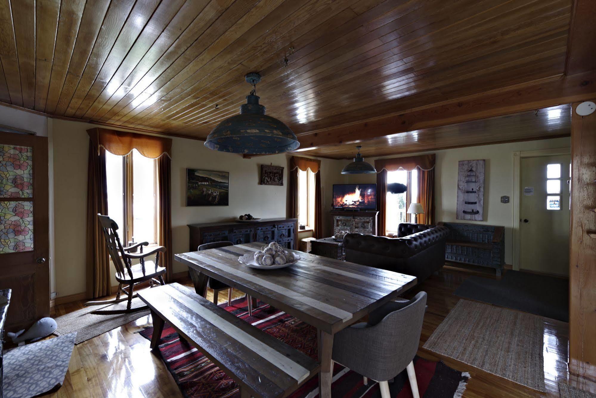 Gite Au Vieux Pommier Tadoussac Exterior foto